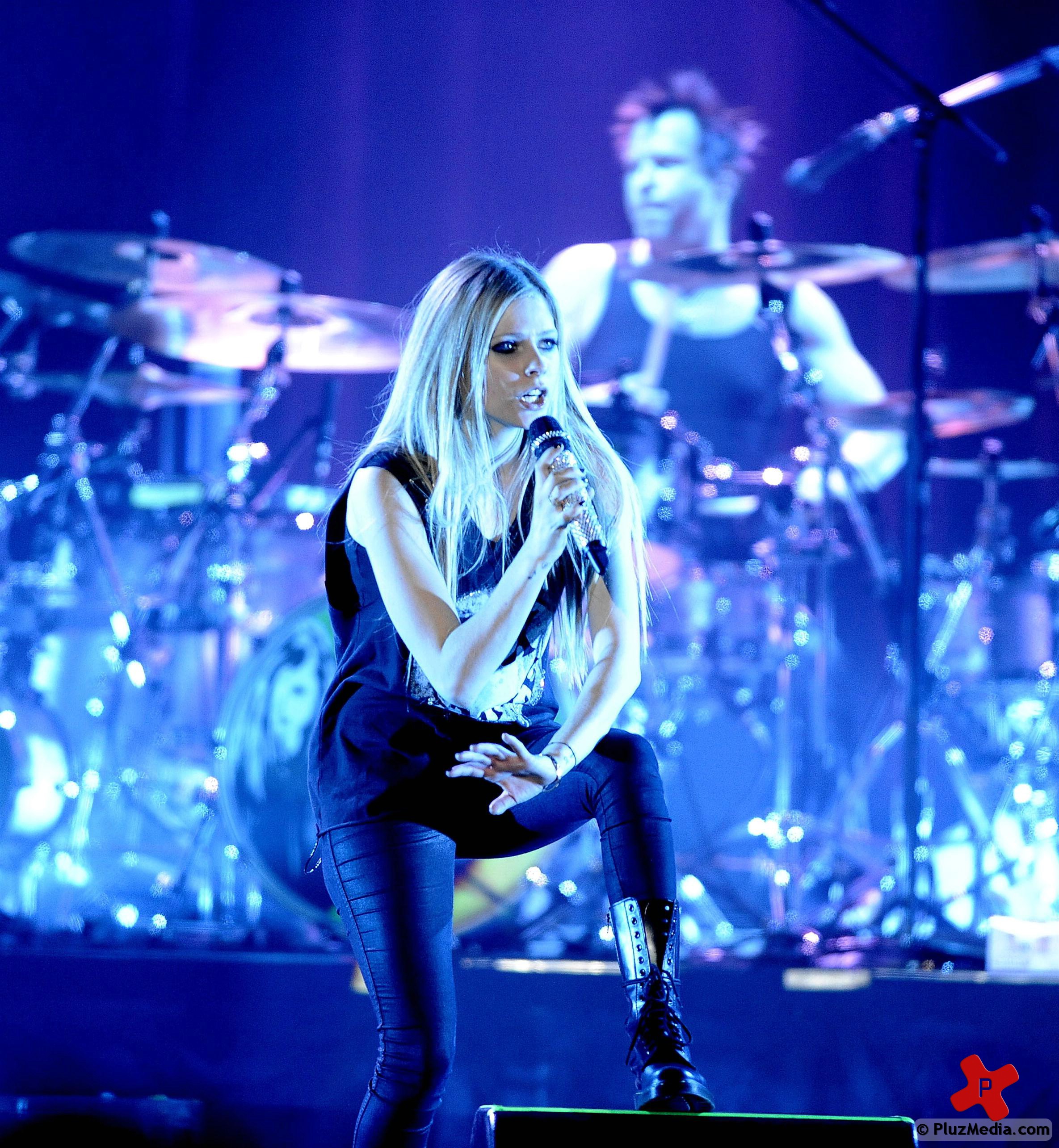 Avril Lavigne performs live during her Black Star Tour 2011 photos | Picture 75548